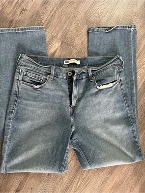 505 Levi’s Light Wash Straight Leg Jeans - Blue